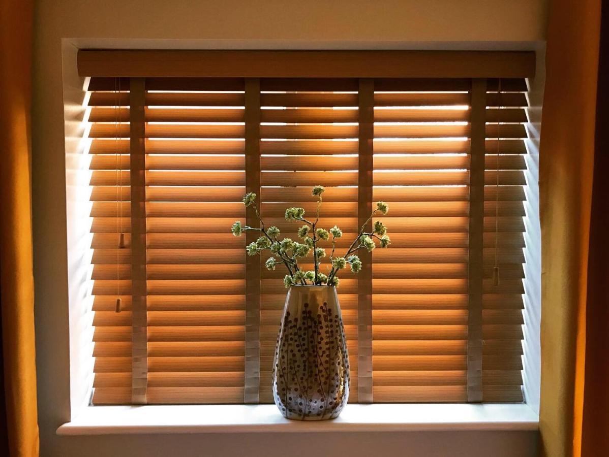Clarabel'S Guest House- The Nook Wombourn エクステリア 写真